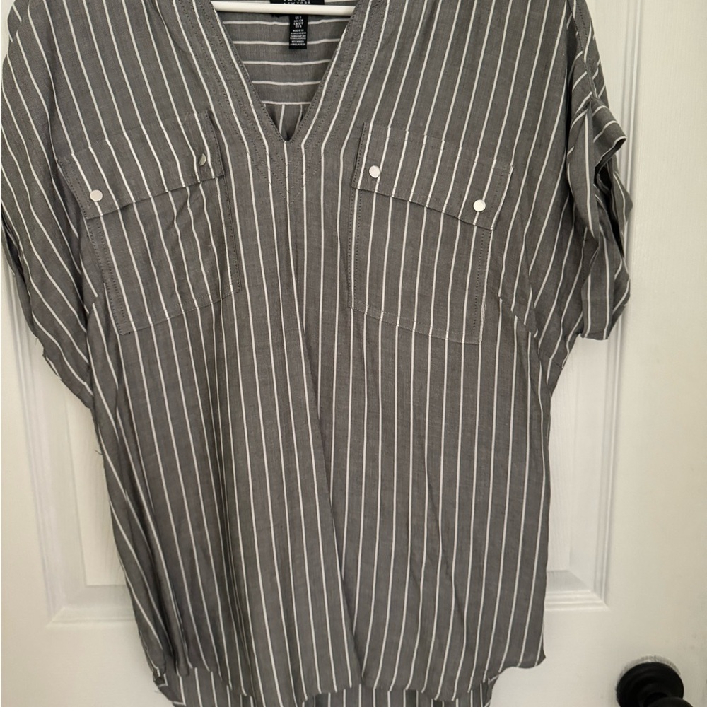 Tops - Picture 2 of 3